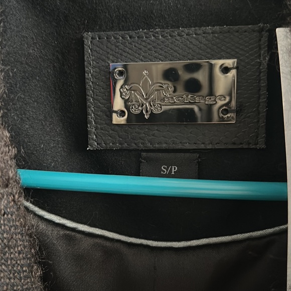 Mackage wool coat black and brown, cute zip off to crop jacket size small - Picture 2 of 7